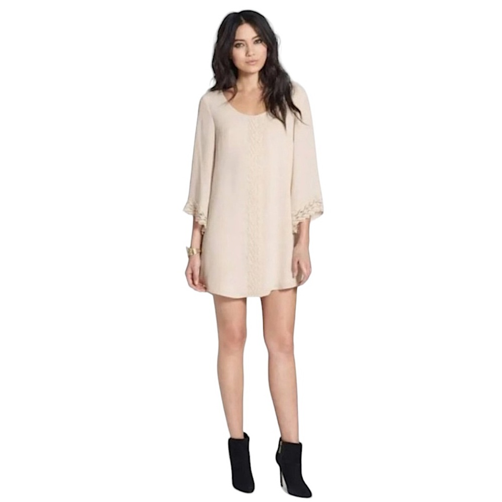 ASTR The Label‎ Cream Scalloped Lace Trim Low Back Shift Mini Dress M